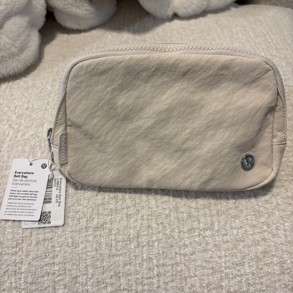 Lululemon Everywhere Belt Bag NWT